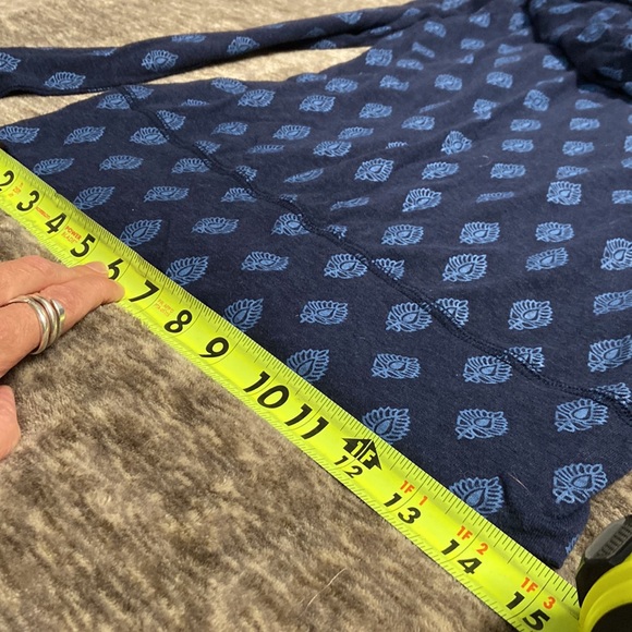 Aeropostale Women’s Zip up Hoodie. Size S. Navy with lighter blue patterns - Picture 9 of 9